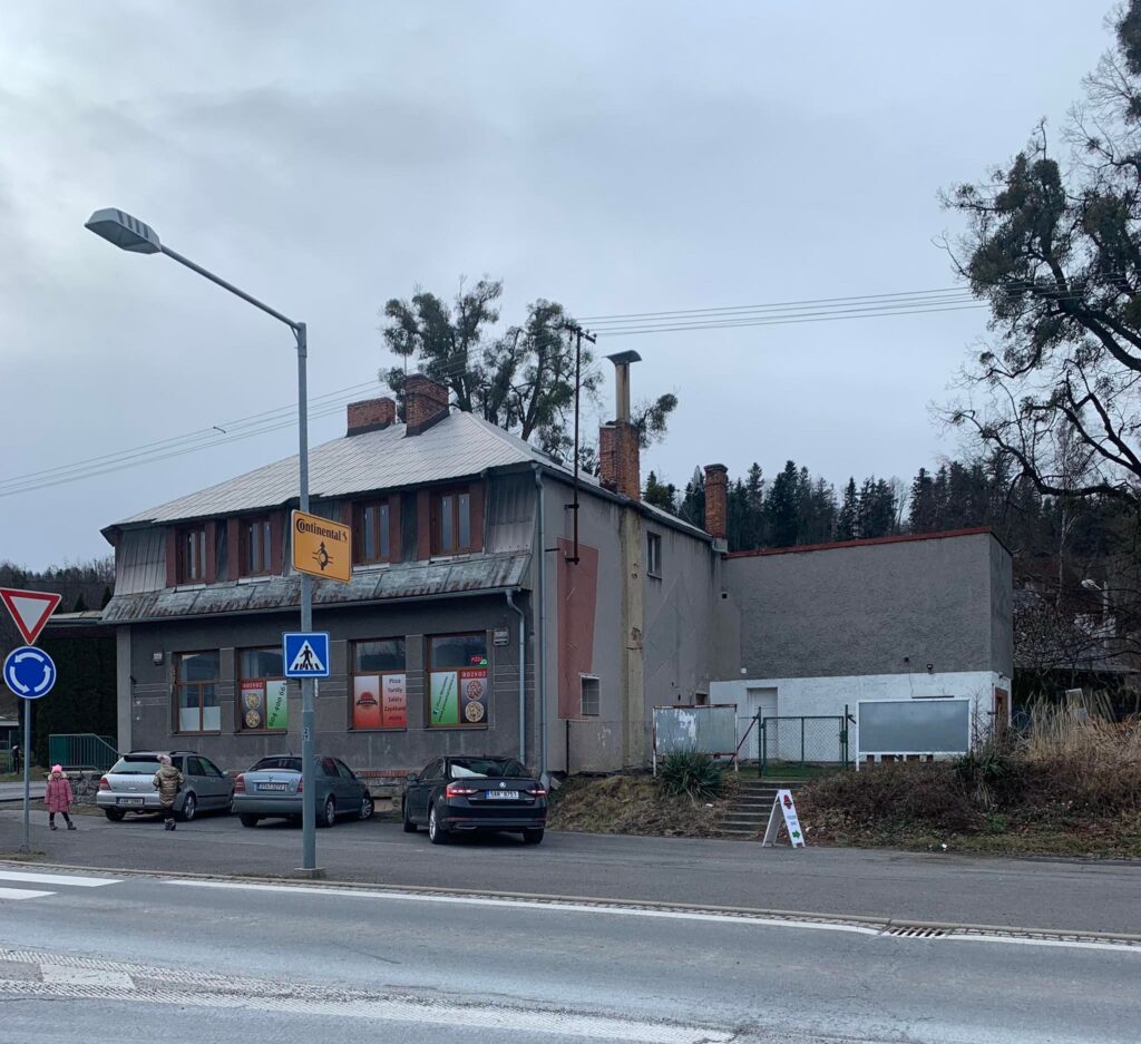 Prodej komerční budovy 220 m² a pozemku 1 248 m²